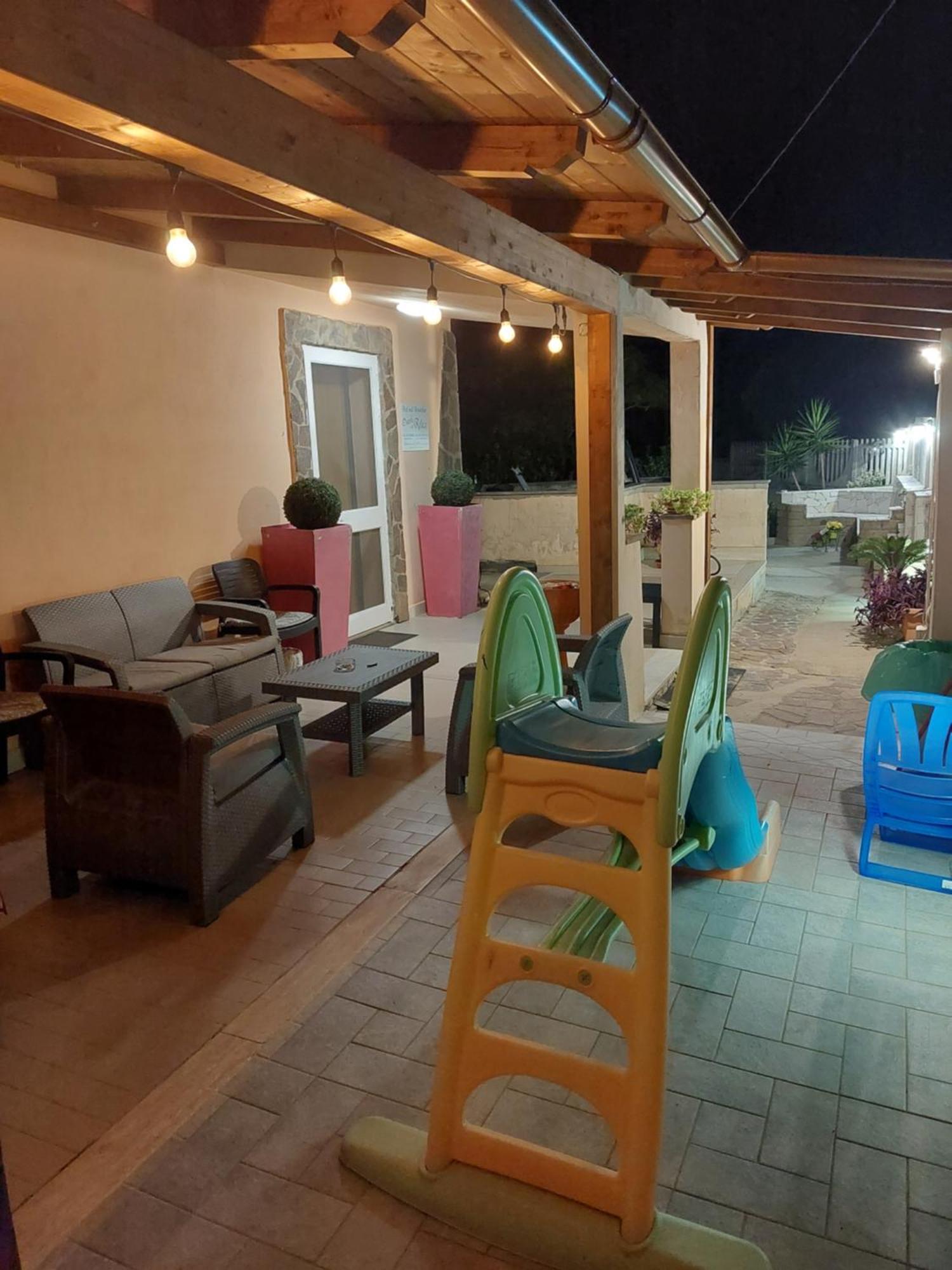 Oasi Del Relax Bed & Breakfast ชิวิตาเวกเกีย ภายนอก รูปภาพ